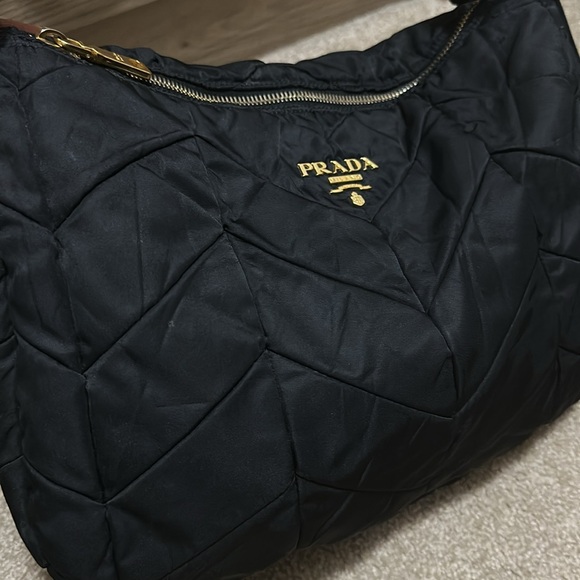 Authentic Prada hand bag, 😍 - Picture 3 of 15